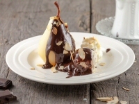 Poire Belle Hélène (Poached Pears) Recipe